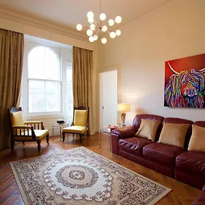Apartment Altido Castle Terrace 3 Bedroom - Old Town, Edinburgh